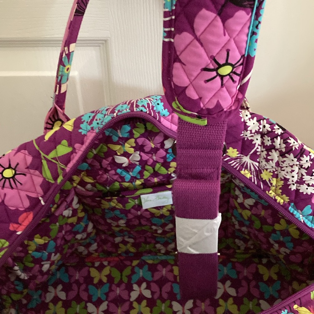 New Vera Bradley Flutter By Weekender - image 4